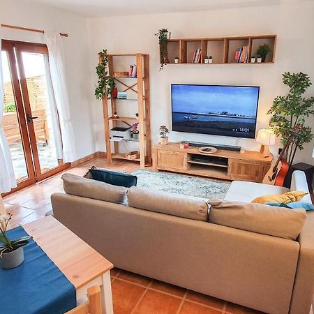 Oasis Desert - Holiday Home With Pool & Garden Near Corralejo And Lajares Exterior photo